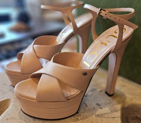 Жіночі босоніжки на платформі GUCCI Marmont Nude Leather (205920255464)